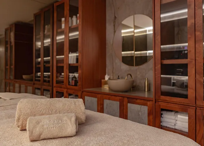 Wine & Books Lisboa Hotel